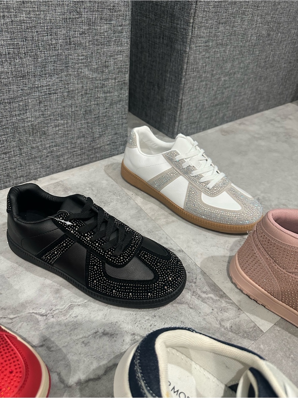 Womens Bundle Casual Sneakers - Stylish Everyday Comfort - Picture 4 of 7